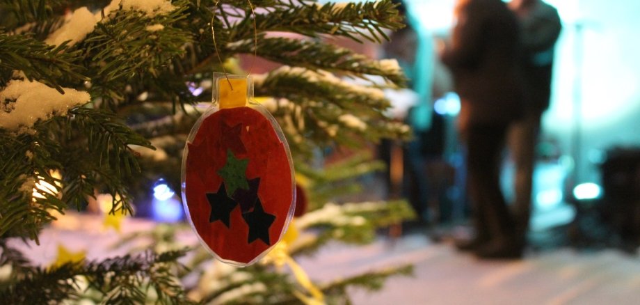 Holzdekoartikel Stern und Herz