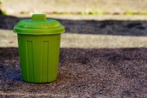 garbage-can-1111448_1920.jpg